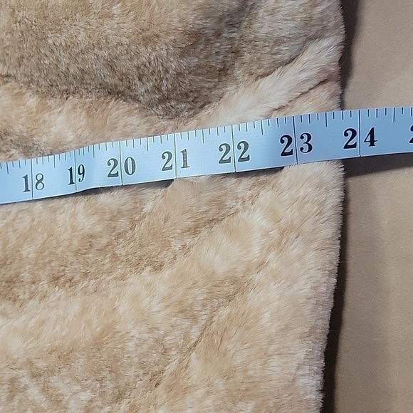 Jack by BB Dakota. Size M. Faux Fur Cropped Jacket. NEW with Tag! - Picture 8 of 11